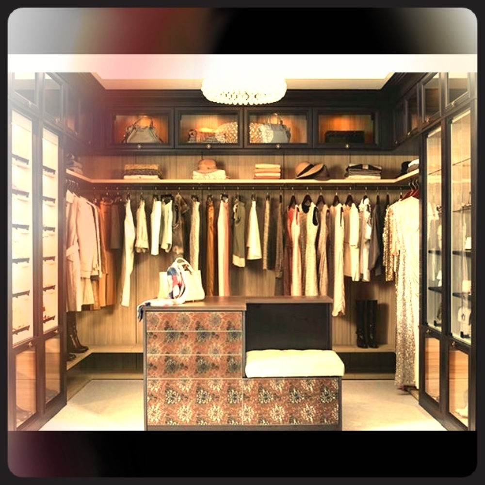 OFFER FRIENDLY CLOSET